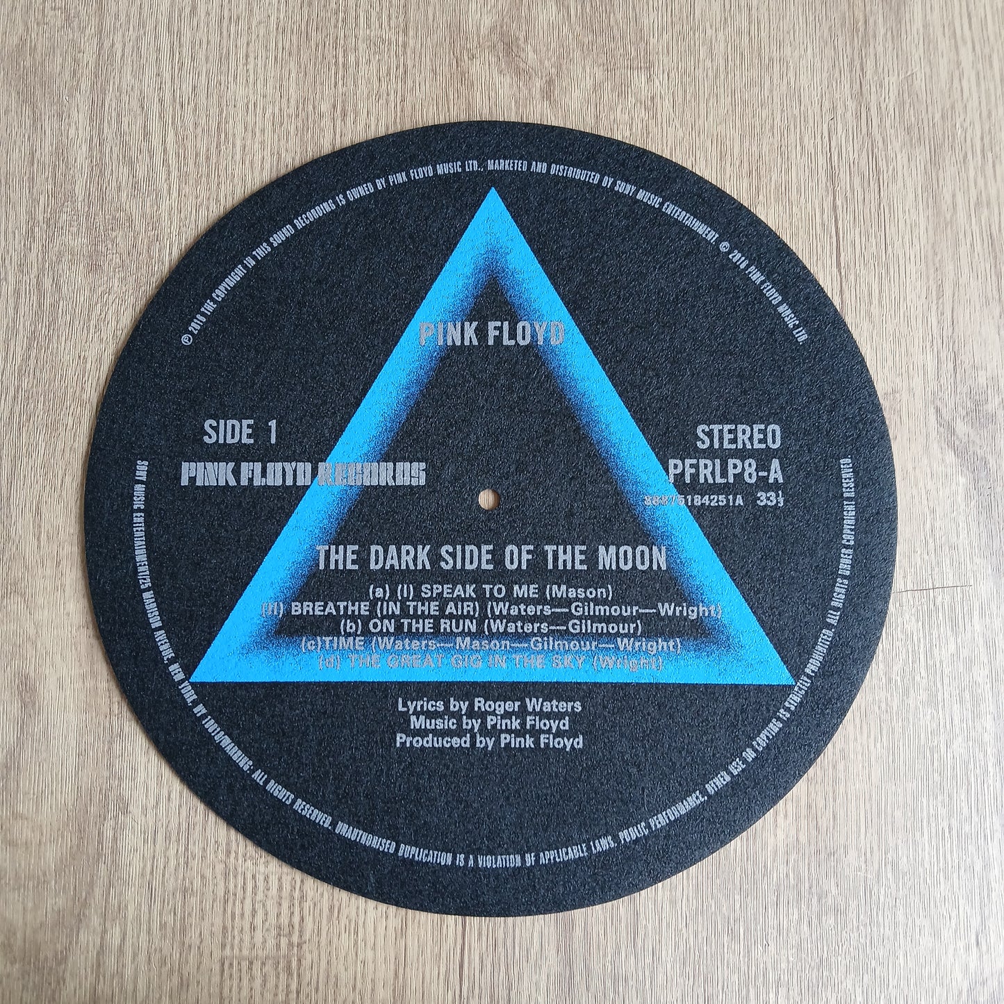 The Dark Side of the Moon Inner Label Slipmat – Blue Triangle Design SIDE 1