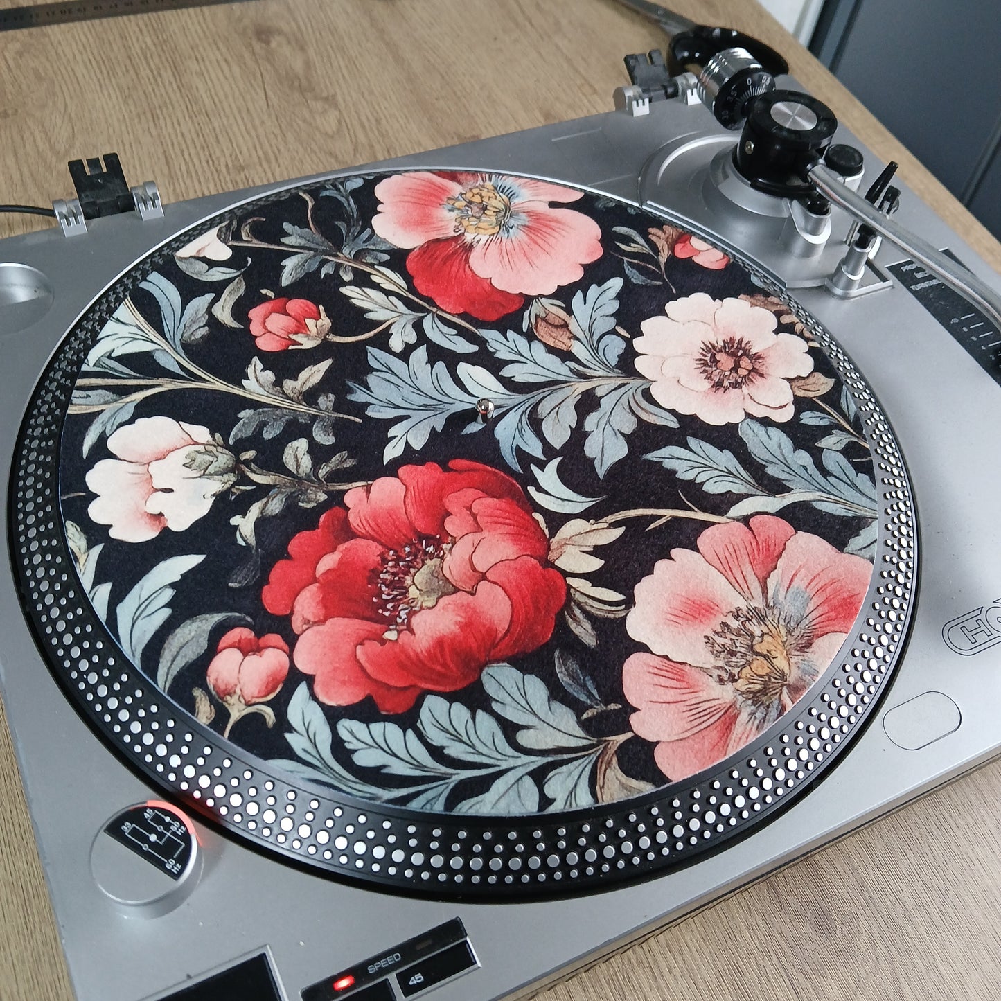 Heritage Red Poppies Slipmat – Vintage Fabric Style