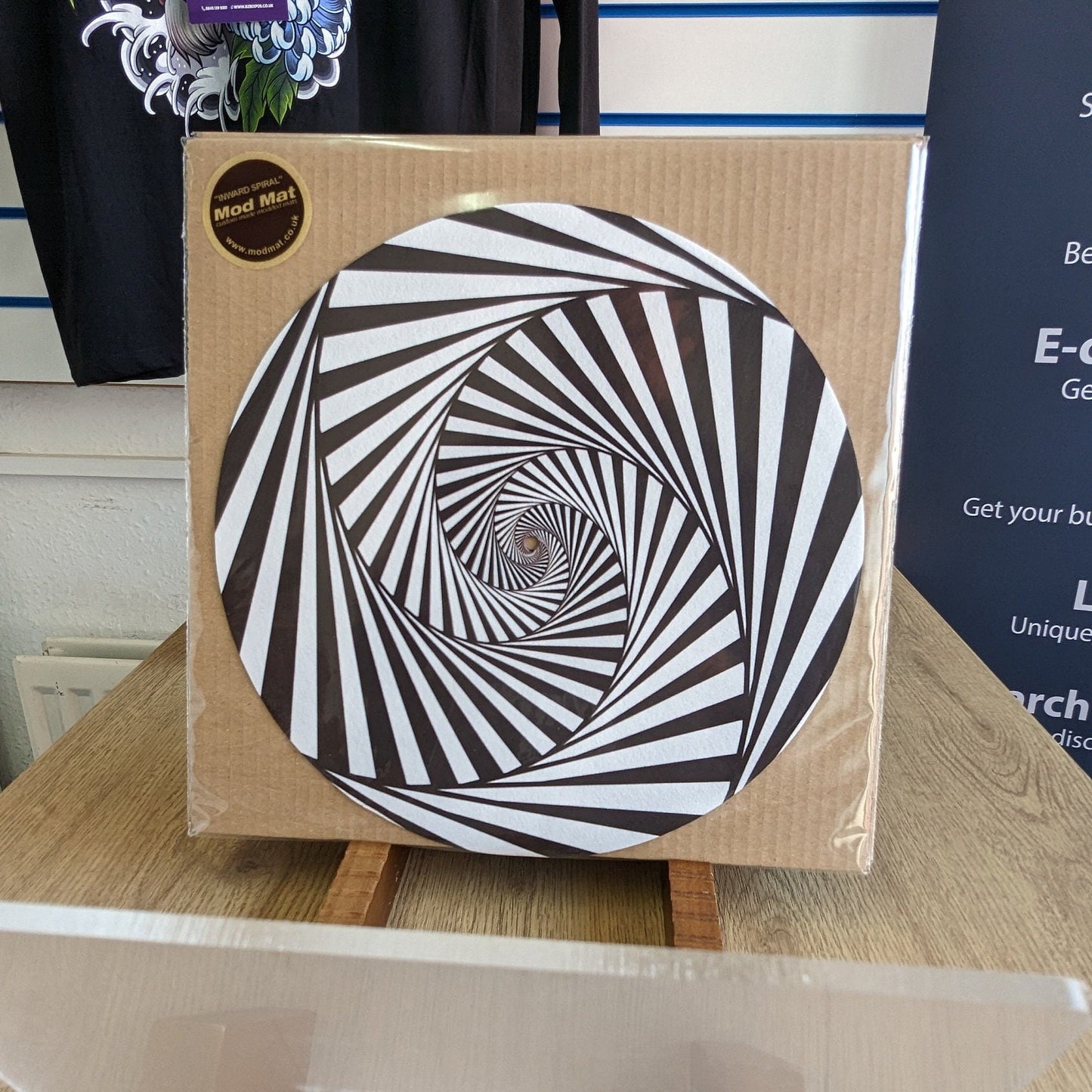 Inward Spiral Slipmat – Turntable Hypnosis for DJs & Collectors