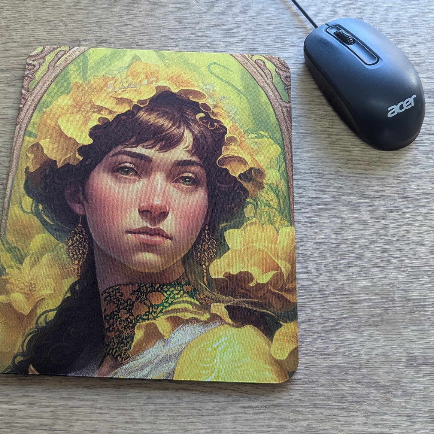 Custom Mouse Mat / Mousepad – Personalised Round or Square Desk Mat