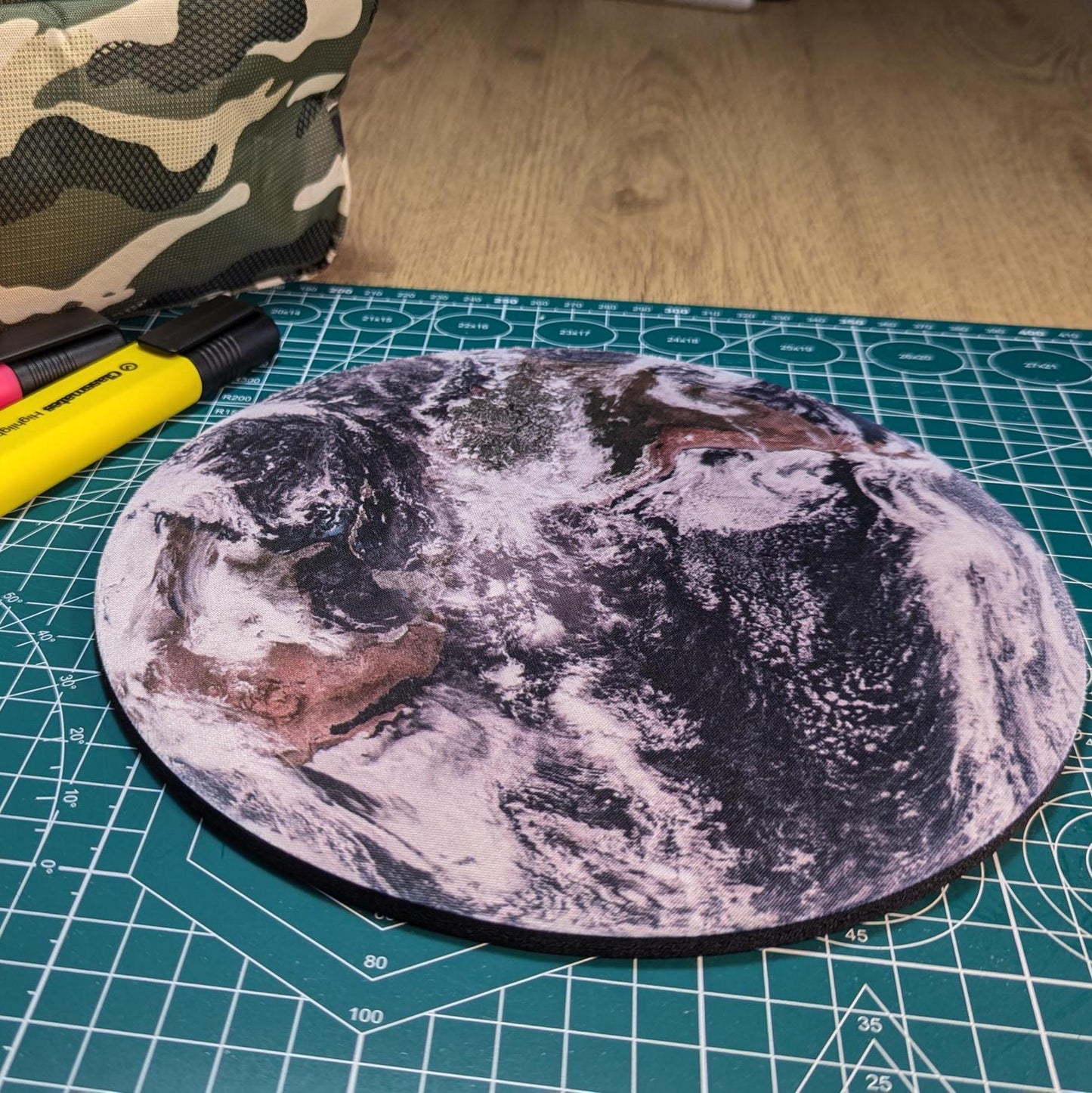 The Earth Circular Mouse Pad - Round Computer Mat - Desktop mousepad -  Space Gift - Science Gift - NASA Gift